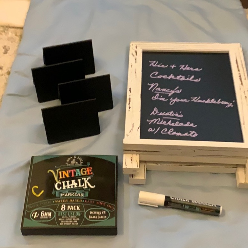 Chalk easel and 4 small chalk signs, used chalk markers…set